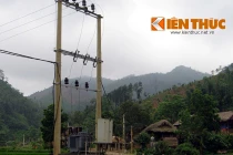 Cán bộ điện lén lút ép dân nghèo đóng tiền lắp đặt công tơ