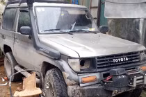 Cô gái bị ô tô cán rồi bỏ chạy đang nguy kịch