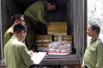 Tai lợn thối đang vận chuyển vào nhà hàng bị chặn đứng