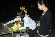 Dâng hoa 49 ngày Đại tướng ở 30 Hoàng Diệu