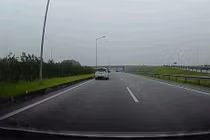 Video: Phẫn nộ ôtô ngang nhiên lùi trên cao tốc Hà Nội - Thái Nguyên