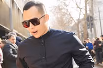 Khắc Tiệp âm tính với Covid-19 giữa ồn ào chê nơi cách ly