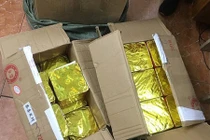 Thu giữ trên 62kg pháo nổ trong cửa hàng kinh doanh quần áo