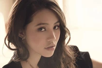 Jolie Nguyễn đổi avatar đen, đăng bia mộ chính mình gây hoang mang