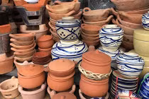 Ở nhà cách ly xã hội, cậu Út 32 tuổi chơi đồ hàng như con nít 