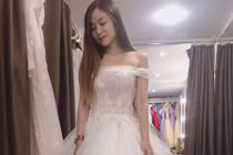 Hoài Lâm khoe vợ mặc váy cưới, hôn lễ sắp cận kề?