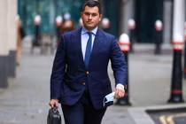 Tỷ phú choáng váng trước khoản lỗ 50 triệu USD