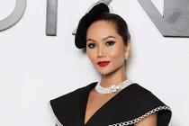 H’hen Niê có 85 triệu, ủng hộ đến 50 triệu cho miền Trung