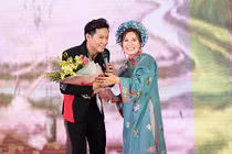 Lộ thiệp cưới của diễn viên Quý Bình và bạn gái doanh nhân