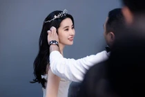 Lưu Diệc Phi lấy lại nhan sắc