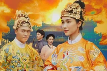 Hòa Minzy chi bạo thế nào cho MV “Không thể cùng nhau suốt kiếp“?