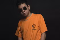 Chân dung rapper vướng ồn ào hát ca từ nhạy cảm trên sóng 