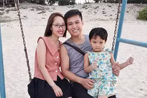 Trai trẻ quyết bay từ nước ngoài về cưới mẹ đơn thân vì nghe một câu nói