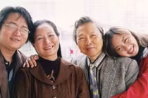 Chân dung 2 người con giỏi giang thành đạt của nghệ sĩ Ngọc Hướng - Vũ Dậu