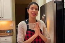 Phạm Hương lại bị fan mỉa mai sai tiếng Anh, gọi King Crab là cua Tuyết