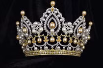 Soi vương miện bằng vàng dành cho tân Hoa hậu Việt Nam