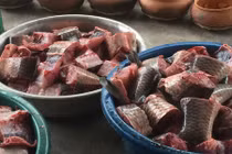 “Mục sở thị” quy trình làm ra nồi cá 1,5 triệu đồng của dân làng “Vũ Đại”