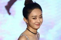 Triệu Lệ Dĩnh bị dìm không thương tiếc với khoảnh khắc đen nhẻm