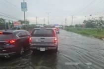 "Bơi" ở quốc lộ 1