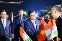 Thủ tướng Phạm Minh Chính đến New Delhi bắt đầu chuyến thăm Ấn Độ