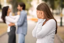 Từ email gửi nhầm, tôi ghê sợ khi phát hiện chồng ngoại tình