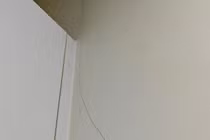 Yêu cầu kiểm tra hàng trăm căn hộ nứt tường nghi do rung chấn động đất