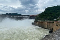 Hồ thủy điện Sơn La, Tuyên Quang, Hòa Bình tiếp tục mở cửa xả đáy