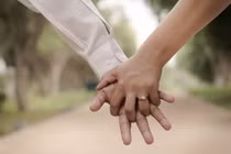 Hôn nhân tình bạn giúp khoảng 80% các cặp vợ chồng sống hạnh phúc