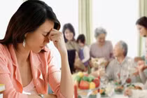 Hành động của mẹ chồng lúc nửa đêm khiến nàng dâu muốn ở riêng ngay