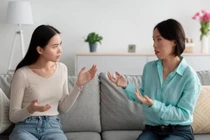 Tưởng chị chồng trông cháu không công, mọi người nói tôi keo kiệt