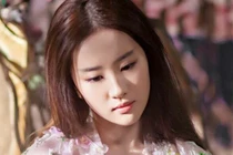 Phụ nữ sinh tuổi này tình duyên suôn sẻ, mang mệnh vượng phu vượng tử, hậu vận gia đạo hưng thịnh rực rỡ