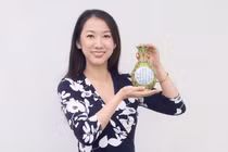 Chi vài chục ngàn mua bình hoa, chớp mắt thành triệu phú