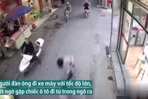 Video: Pha drift xe máy trên phố khiến người xem 'há hốc mồm'