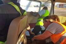 Mở cửa máy bay lao xuống từ độ cao 1.000m, nữ sinh nhận kết đắng