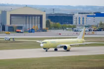 Video: Xem máy bay thế kỷ 21 mới của Nga thực hiện chuyến bay thẳng