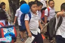 Con trai Xuân Bắc tựu trường: Một biểu cảm thay tiếng lòng triệu học sinh