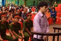 Cháu nghịch tử giết bà nội: “Xin tòa cho tôi án tử!“