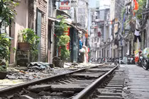 Phong thủy nhà ở: Thế nhà phạm cắt cước sát có xấu?