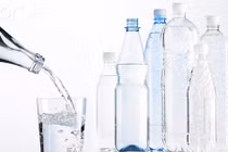 Phân biệt nước khoáng và nước uống đóng chai bình thường
