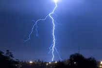 Điểm những dấu hiệu có thể bị sét đánh