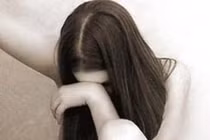 Chồng “hiến” vợ cho Sếp để tiến thân 