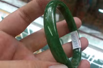 Phân biệt ngọc bích rởm