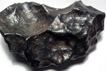 Đá thiên thạch và đá thường khác nhau thế nào?