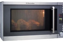 Sự thật giật mình khi dùng hộp nhựa trong lò vi sóng