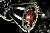 Làm sao để khắc phục xích xe máy kêu loẹt xoẹt?