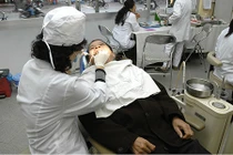 Bị ung thư, sao lại phải đi gặp nha sĩ?