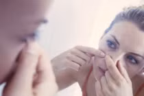 Rửa mặt bằng nước muối khiến da nổi mụn