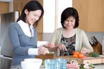 Hễ tôi bị mẹ chồng mắng là chồng lại gây sự 