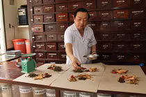 3 bài thuốc Đông y hỗ trợ chữa ung thư bàng quang 