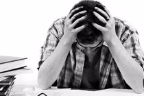 Người đàn ông phát điên vì làm việc quá sức